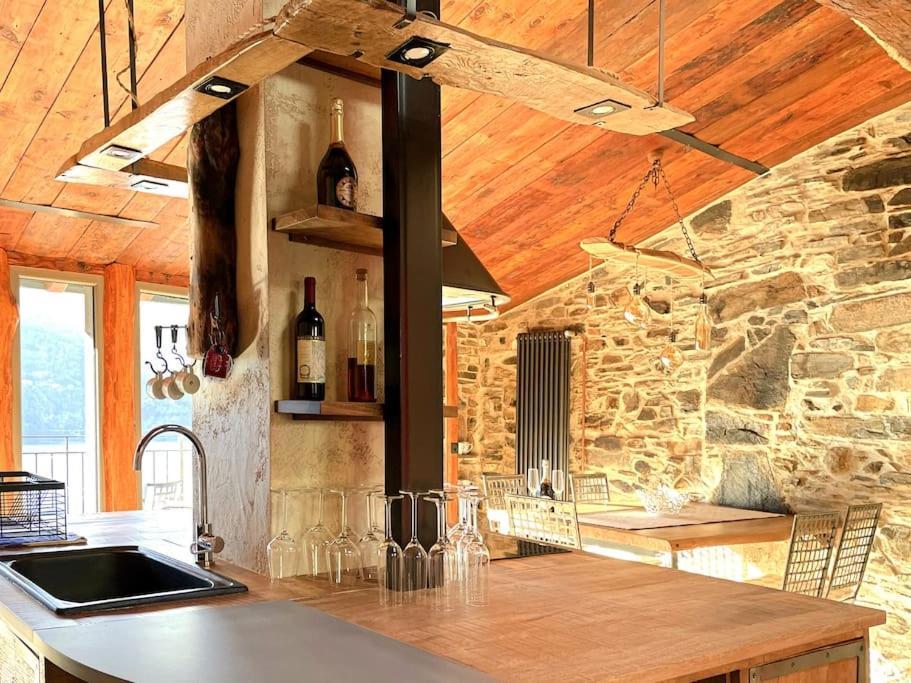 Romantic Home Stone With Amazing View Lake Of Como And Oleandra ลาโญ ภายนอก รูปภาพ