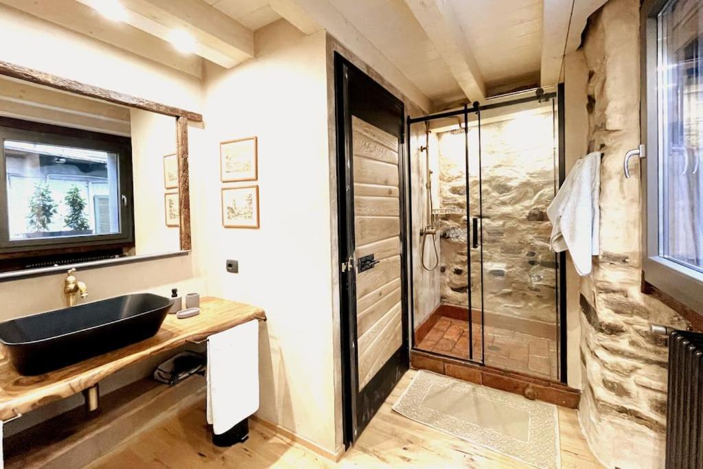 Romantic Home Stone With Amazing View Lake Of Como And Oleandra ลาโญ ภายนอก รูปภาพ